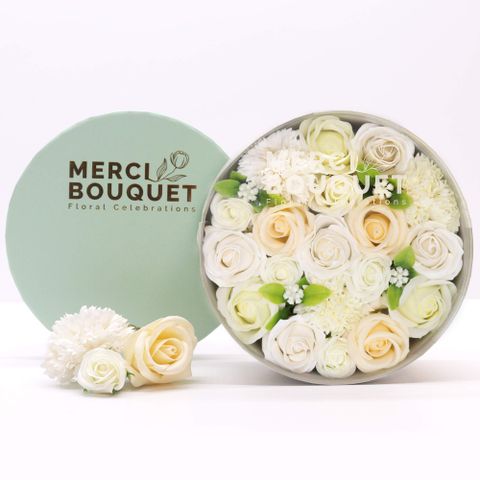 Coffret Fleurs de savon - Blanc et ivoire