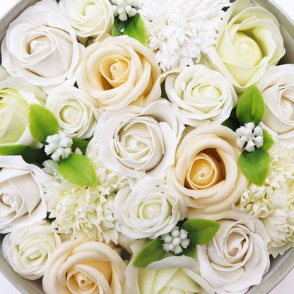 Coffret Fleurs de savon - Blanc et ivoire