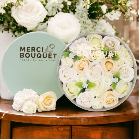Coffret Fleurs de savon - Blanc et ivoire