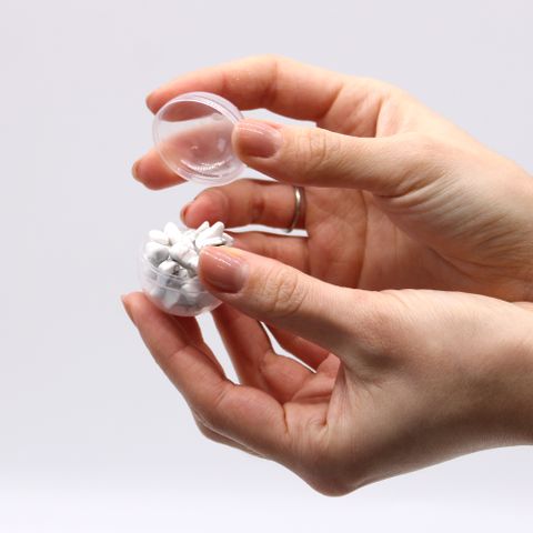 Bracelet jaspe blanc surprise dans bombe de bain