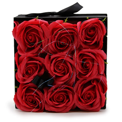 Coffret de fleurs de savon - 9 roses Rouges - Carré