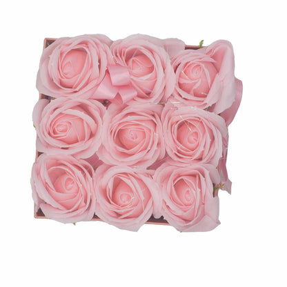 Coffret de fleurs de savon - 9 roses Roses - Carré